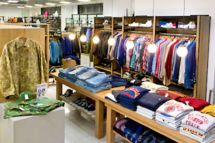 セカンドストリート高円寺店内観